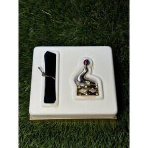 Estee Lauder 'Silver Juggling Seal' Solid Perfume Compact